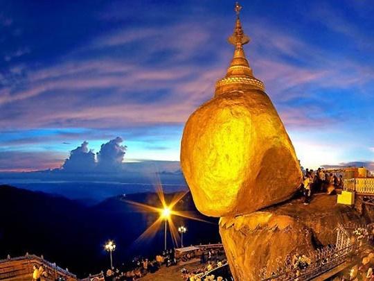 Hòn đá thiêng bằng vàng ở Myanmar và bí mật ẩn chứa bên trong