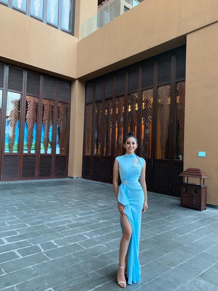 Chẳng ai giản dị mà đẹp mê hồn như Tiểu Vy, 11 ngày chinh chiến Miss World chỉ trung thành với tóc đen tuyền không tạo kiểu-5