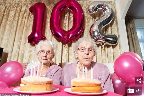 Cặp đôi song sinh 102 tuổi chia sẻ bí quyết sống trường thọ-3