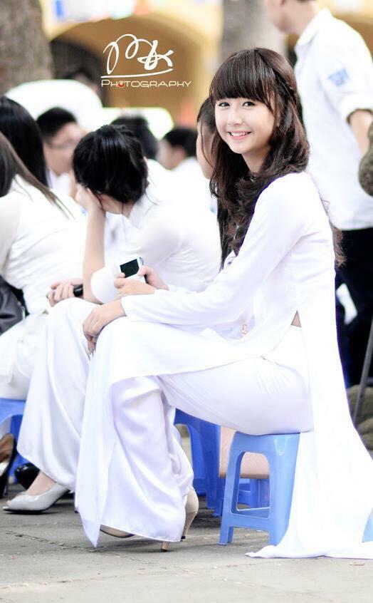 Từ ngày nhan sắc được can thiệp, Huyền Baby chăm chỉ hở bạo hơn hẳn-9