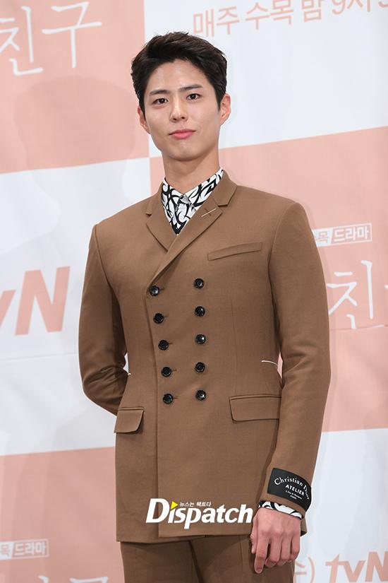 Song Hye Kyo khoe nhan sắc đỉnh cao bên cạnh đàn em kém 12 tuổi-4