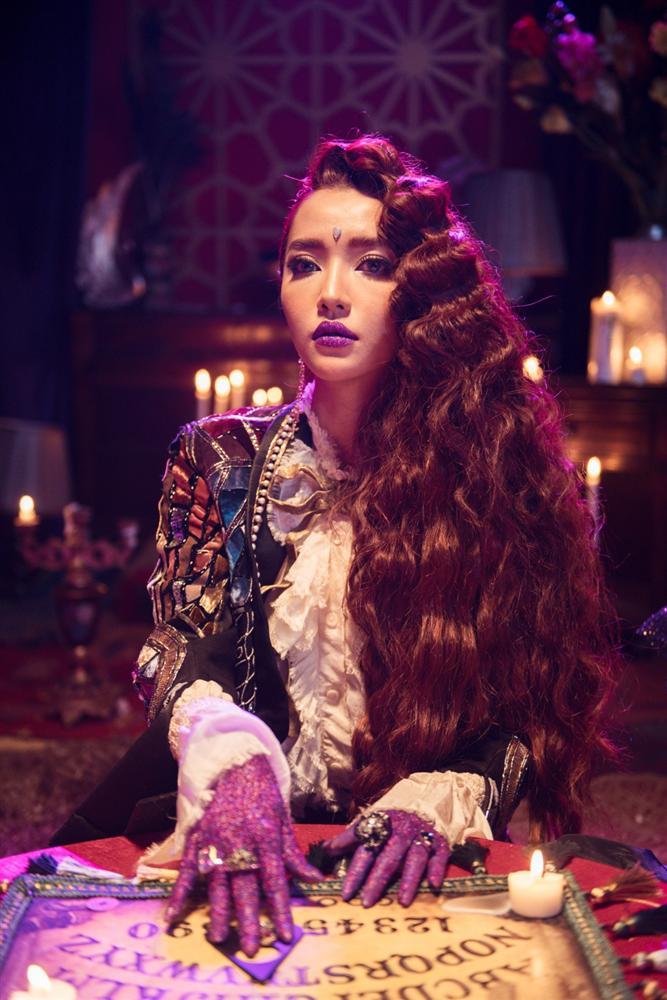 MV mới của Bích Phương bị kêu gọi tẩy chay vì quá nhiều chi tiết xúc phạm tôn giáo-6