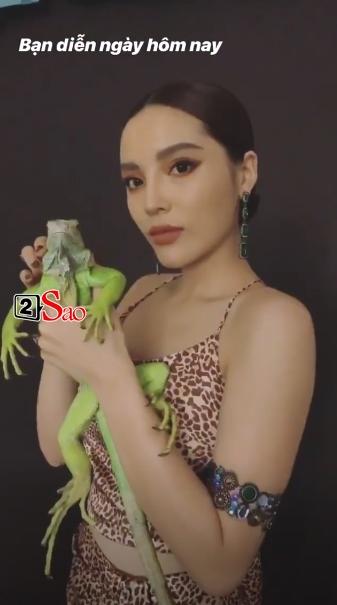 Kỳ Duyên mạnh dạn hôn bạn diễn từng khiến dàn thí sinh Vietnams Next Top Model khiếp sợ-1