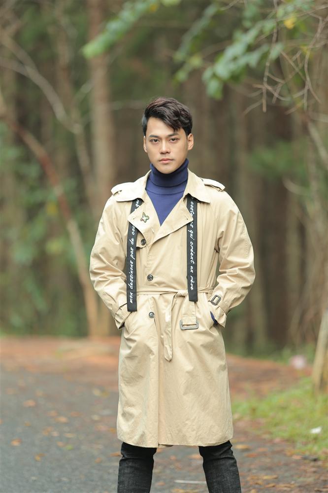 Gu thời trang hoa lá cành của Phan Ngọc Luân - người vừa xác nhận ngủ chung giường quá giới hạn với Đàm Vĩnh Hưng-1