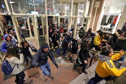 10 sự cố kinh dị nhất trong ngày hội giảm giá Black Friday-9