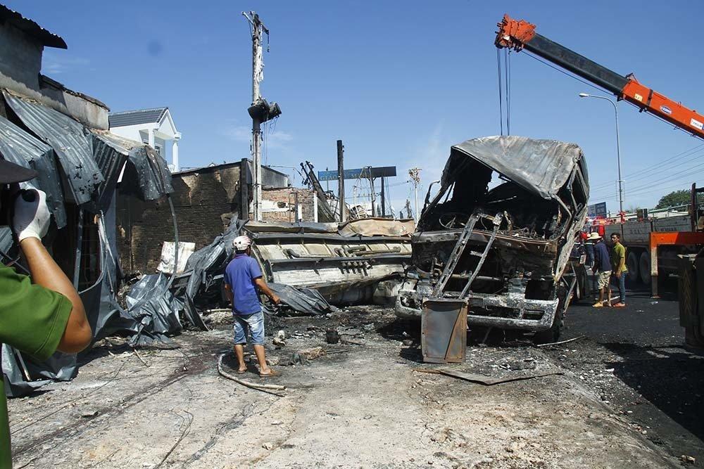 Vụ 6 người chết ở Bình Phước: Sau tiếng nổ như bom, lửa cháy ngùn ngụt-2