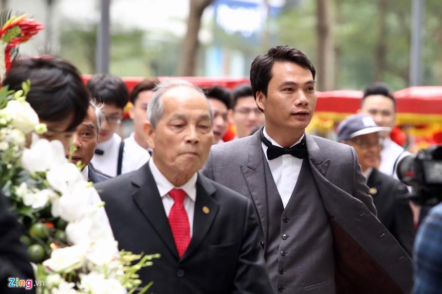 Bạn trai doanh nhân lịch lãm trong lễ ăn hỏi với Á hậu Thanh Tú-1