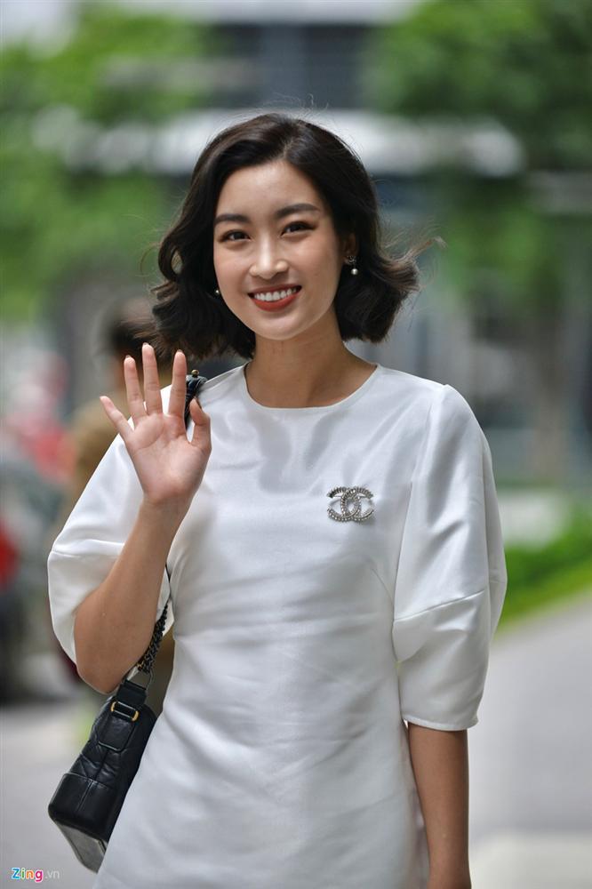 Bạn trai doanh nhân lịch lãm trong lễ ăn hỏi với Á hậu Thanh Tú-13