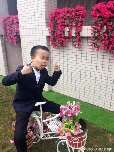 Bất ngờ trước cuộc sống hiện tại của thiếu gia xấu xí nhất Trung Quốc Trần Sơn sau 3 năm nổi đình đám mạng xã hội-9