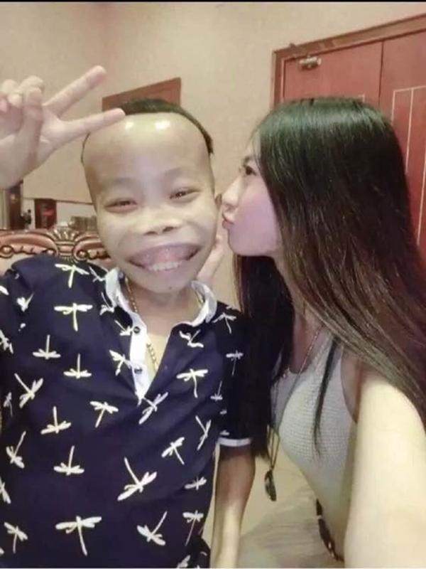 Bất ngờ trước cuộc sống hiện tại của thiếu gia xấu xí nhất Trung Quốc Trần Sơn sau 3 năm nổi đình đám mạng xã hội-13