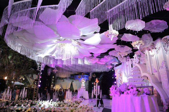 Xuýt xoa với hình ảnh vàng đeo trĩu cổ của cô dâu trong đám cưới khủng ở Cao Bằng-2