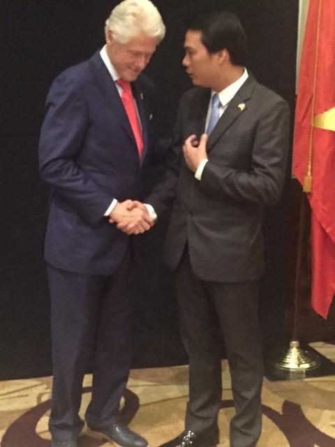 Hôn phu của Á hậu Ngô Thanh Thanh Tú: Đại gia giàu lừng lẫy xuất thân từ chàng trai bán kem dạo-14