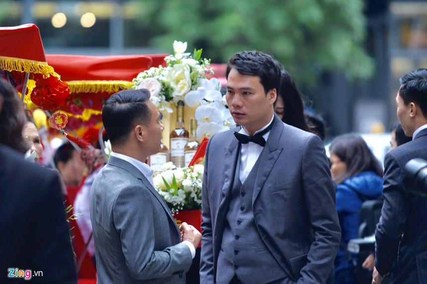 Hôn phu của Á hậu Ngô Thanh Thanh Tú: Đại gia giàu lừng lẫy xuất thân từ chàng trai bán kem dạo-5