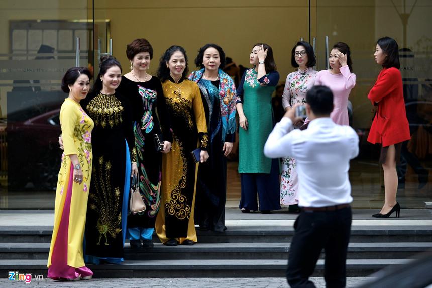 Hôn phu của Á hậu Ngô Thanh Thanh Tú: Đại gia giàu lừng lẫy xuất thân từ chàng trai bán kem dạo-7