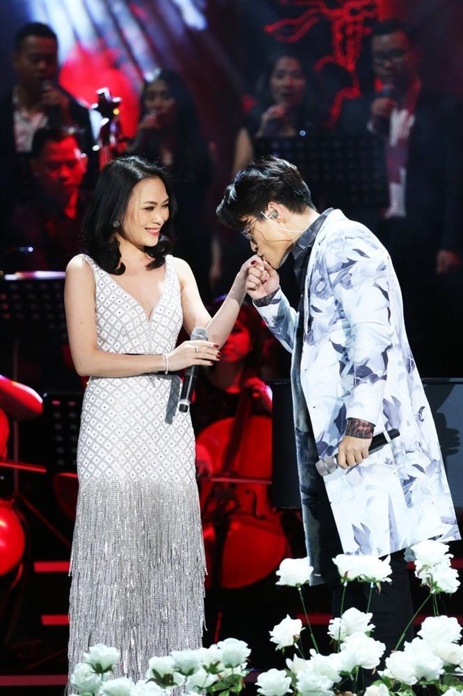 Mỹ Tâm - Hà Anh Tuấn ôm nhau tình tứ trong hậu trường: Fan đẩy thuyền đi thôi, còn chờ gì nữa!-6