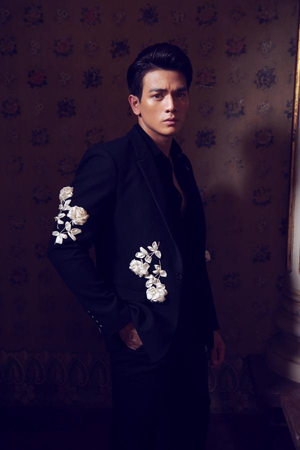 Lê Xuân Tiền tình tứ với nàng thơ xứ Huế Ngọc Trân giữa cung vua-1