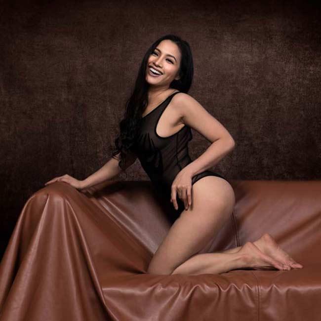 Những mỹ nữ miền Tây dám cởi đồ chụp ảnh nude lưu giữ nét xuân nóng bỏng-7