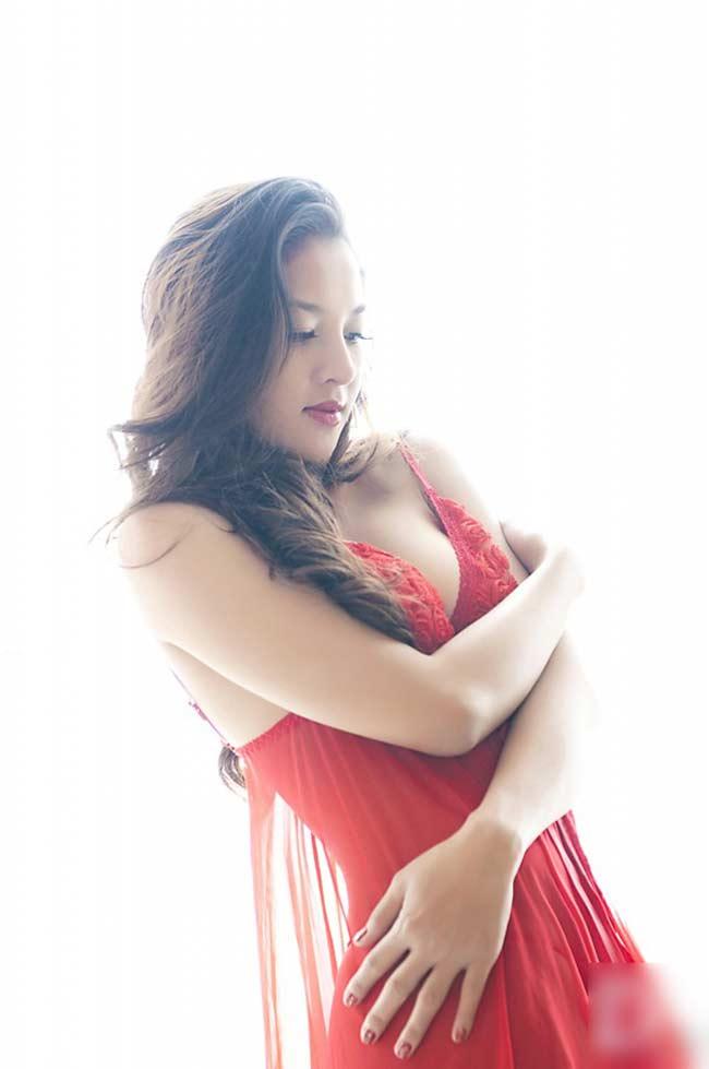 Những mỹ nữ miền Tây dám cởi đồ chụp ảnh nude lưu giữ nét xuân nóng bỏng-8