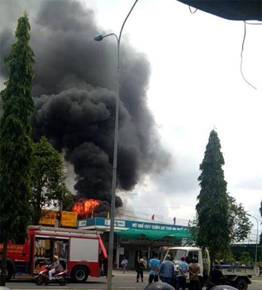 Lao như tên, nổ như bom: Ác quỷ đội lốt xe bồn-5