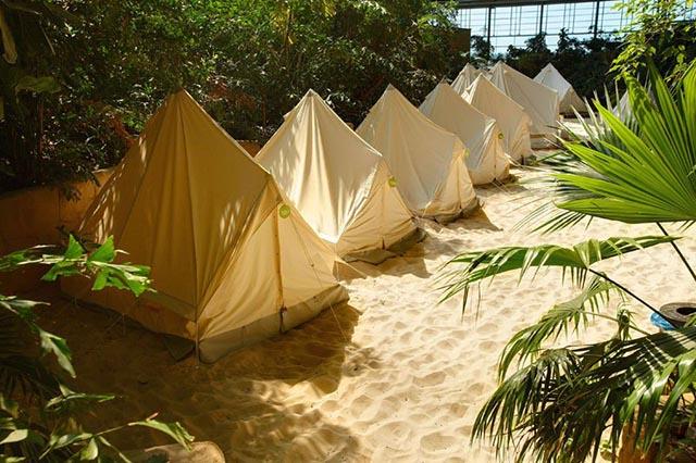 Ghé thăm nơi giữa mùa đông tuyết rơi vẫn có thể vô tư tắm biển-9