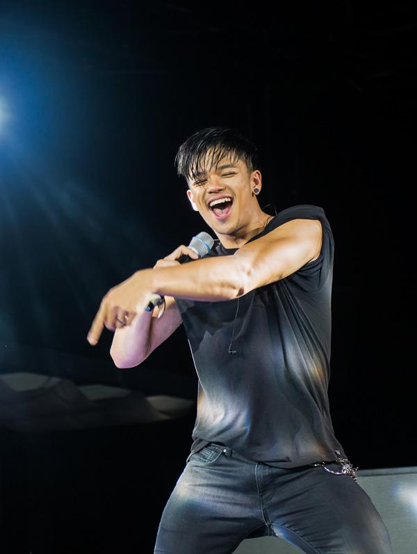 Trọng Hiếu ‘bùng nổ’ trong đêm nhạc Ladies Night-3