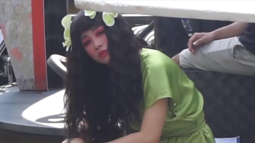 BB Trần khiến fan cười ngất vì hậu trường Như lời đồn còn lầy lội hơn cả parody chính thức-5