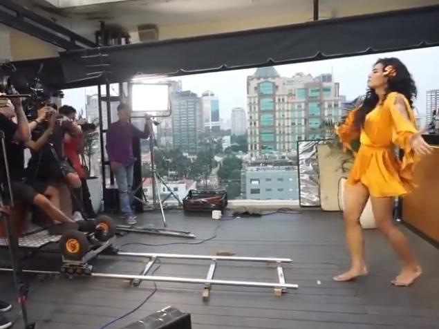 Khác hẳn với hình ảnh thục nữ lầy lội, BB Trần và Hải Triều chưa bao giờ chuẩn men đến thế-4