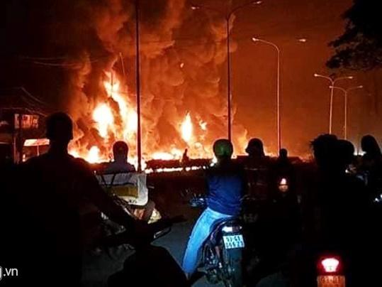 Vụ xe bồn làm cháy 19 nhà: Thiệt hại khoảng 10 tỷ đồng!-3