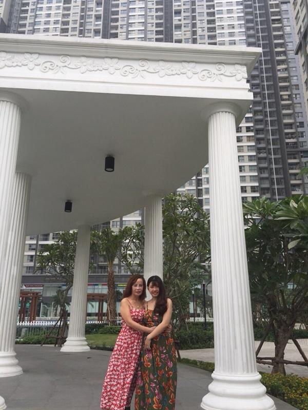 Đăng clip chồng liếc mắt đưa tình khi nhặt rau cùng Thị Nở Quách Phượng, dân mạng khuyên cô dâu 61 tuổi: Cẩn thận đi là vừa-6