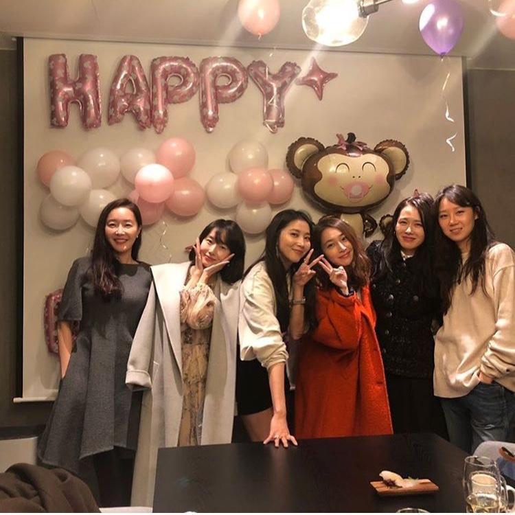 Hội mỹ nhân showbiz Son Ye Jin, Lee Min Jung, Gong Hyo Jin cùng hội ngộ-1