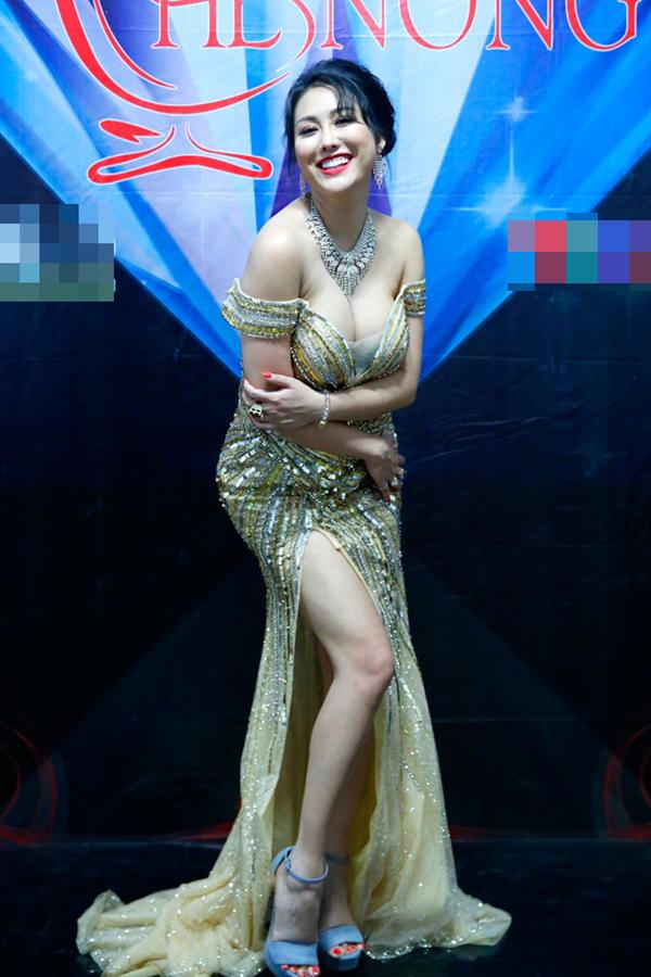 Á hậu Phương Nga mắc lỗi khi theo đuổi style gợi cảm - Phi Thanh Vân khoe vốn liếng nhức mắt người nhìn-7