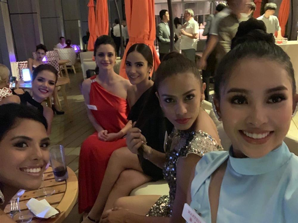 NGẠC NHIÊN CHƯA: Tiểu Vy nói tiếng Anh như gió thi hùng biện đối đầu tại Miss World 2018-5
