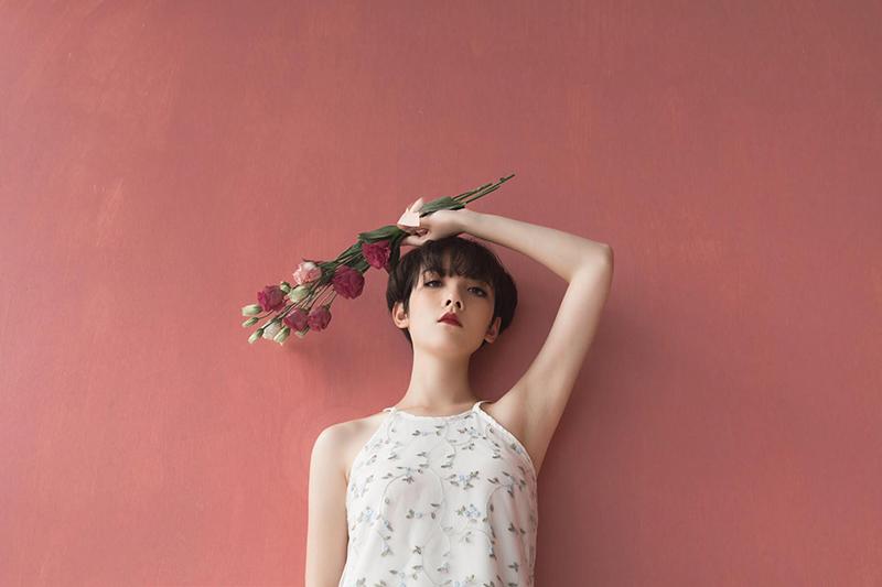 Đẹp trai như soái ca còn chuyên rải thính độc, cô gái 9X khiến fans nữ ngày nhớ đêm mong-11