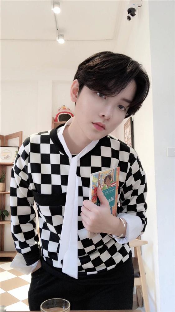 Đẹp trai như soái ca còn chuyên rải thính độc, cô gái 9X khiến fans nữ ngày nhớ đêm mong-14