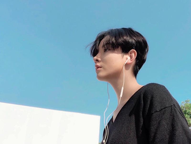 Đẹp trai như soái ca còn chuyên rải thính độc, cô gái 9X khiến fans nữ ngày nhớ đêm mong-18