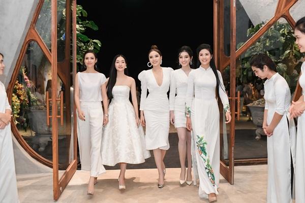 Dẹp mọi nghi ngờ bằng mặt không bằng lòng, Kỳ Duyên - Huyền My đăng ảnh thân thiết chị ngả em nâng-1