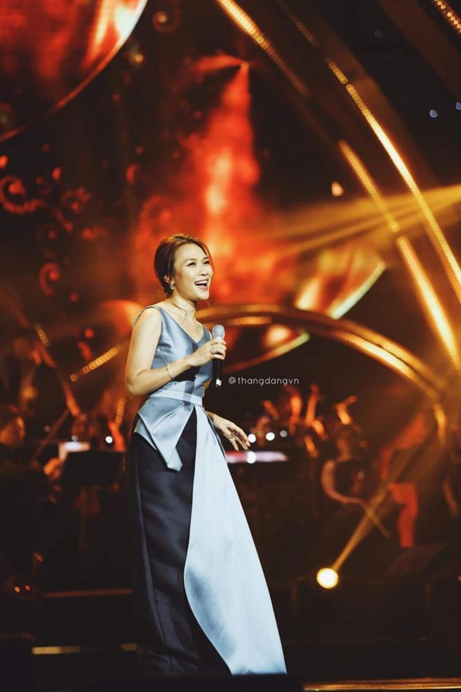 Mỹ Tâm diện đầm đẹp chẳng kém người mẫu, tất cả là nhờ thay đổi nhỏ xíu này-3