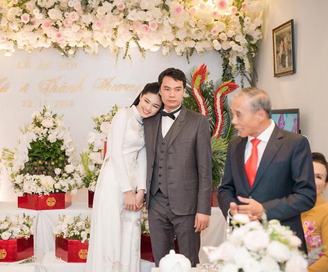 4 hoa á hậu Việt lấy chồng hơn gần 20 tuổi, thành đạt, là đại gia-5
