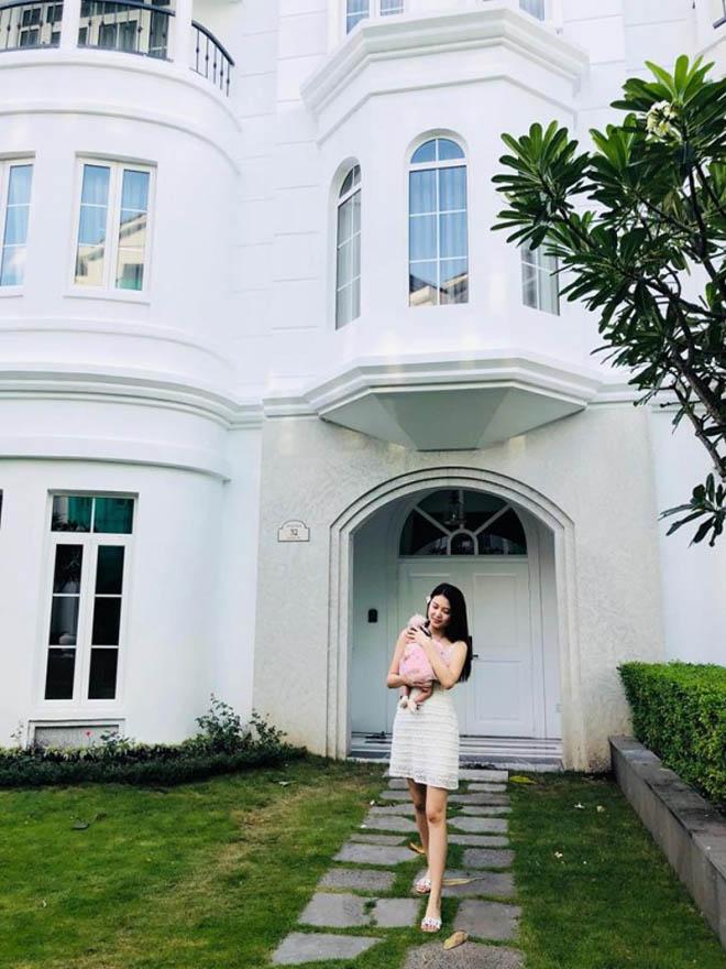 4 hoa á hậu Việt lấy chồng hơn gần 20 tuổi, thành đạt, là đại gia-9