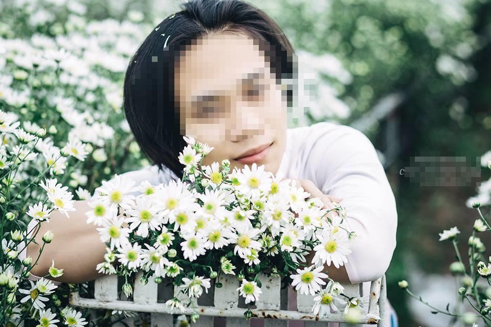 Sốc toàn tập trước loạt ảnh mặc váy liếm hoa của các chàng trai bên sắc trắng cúc họa mi-8