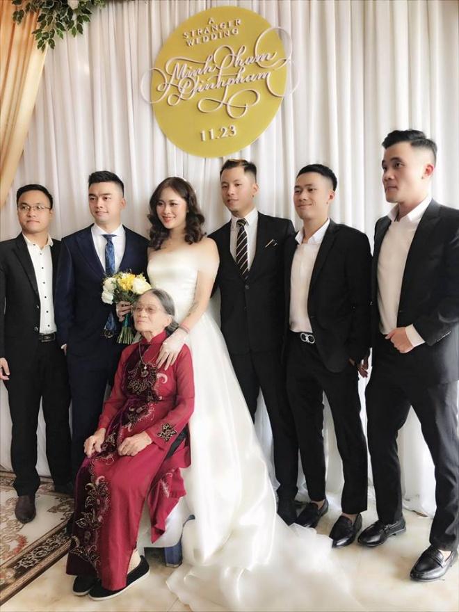 Vượt mặt anh là cơ trưởng điển trai, con gái út xinh đẹp của nghệ sĩ Hương Dung lấy chồng ở tuổi 24-10