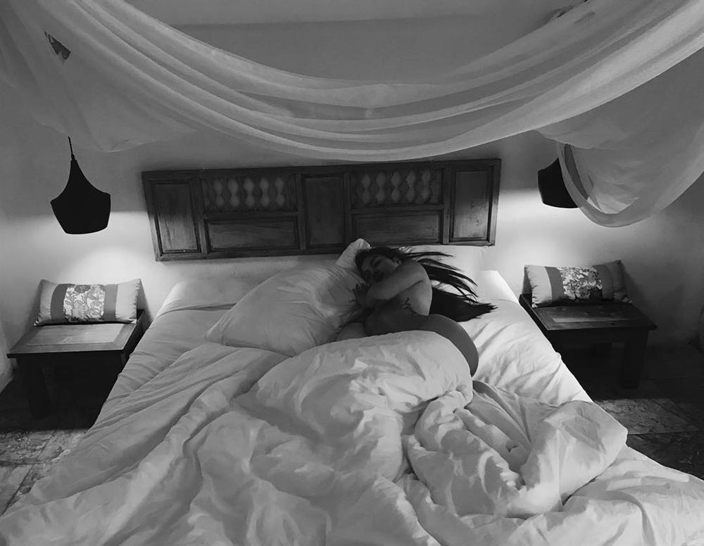 Tự tin hình thể xuất sắc, Phương Trinh Jolie công khai ảnh khỏa thân khiến nghiệp đoàn mạng dậy sóng-4