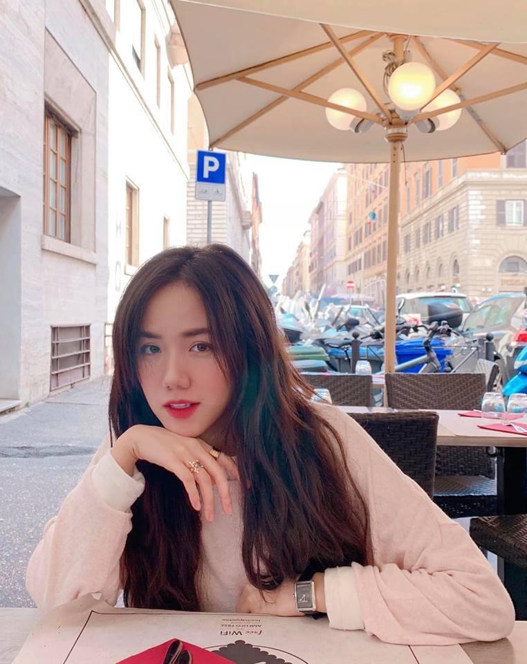 Hotboy Minh Châu chiêu đãi người hâm mộ món quà tinh thần quen thuộc nhân dịp đặc biệt-9