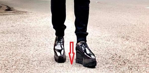 Ai chẳng biết Trấn Thành nghiện giày độn đế, nhưng vác đôi cà kheo 15cm dưới chân thế này thì quá đáng sợ rồi!-2