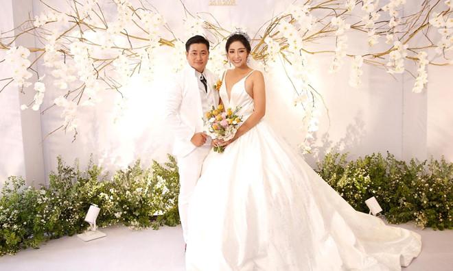 Hoa hậu Đặng Thu Thảo và chồng hát Bolero trong tiệc cưới ở Cần Thơ-1