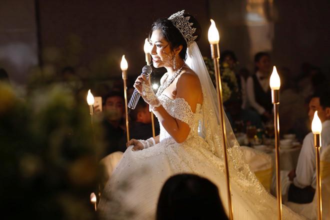 Hoa hậu Đặng Thu Thảo và chồng hát Bolero trong tiệc cưới ở Cần Thơ-10