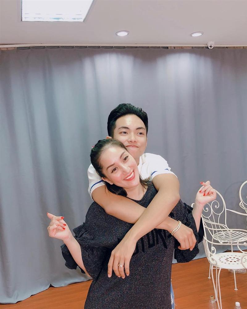 Hồ Ngọc Hà sánh đôi bên người tình Kim Lý điên đảo shoping mừng sinh nhật lần thứ 35-9