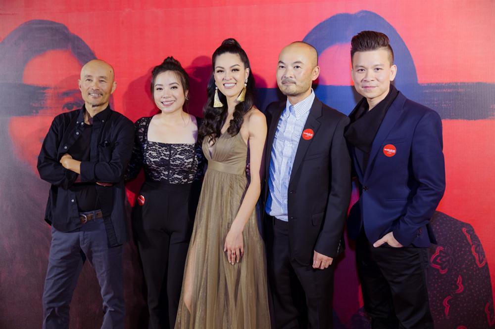 Phụ nữ Việt là bác sĩ, kỹ sư nhưng sang Mỹ làm nghề rất thấp kém-2