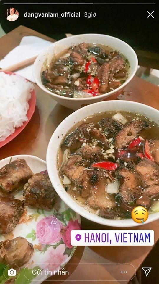 Thủ môn Lâm Tây và bạn gái tin đồn đăng ảnh ăn bún chả trên Instagram-1