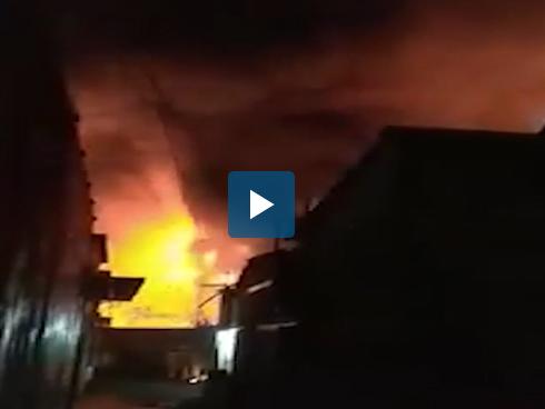 Cháy lớn ở Sài Gòn ngay trong bão